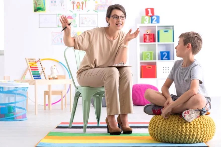 Jakie studia wybrać, aby zostać pedagogiem szkolnym — praktyczny przewodnik