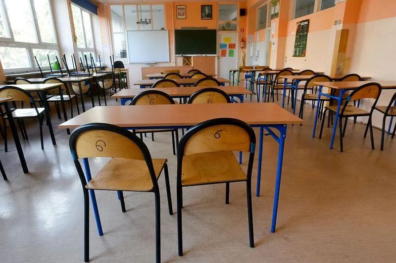 Terminy powrotu szkół po feriach – co warto wiedzieć przed powrotem do nauki?