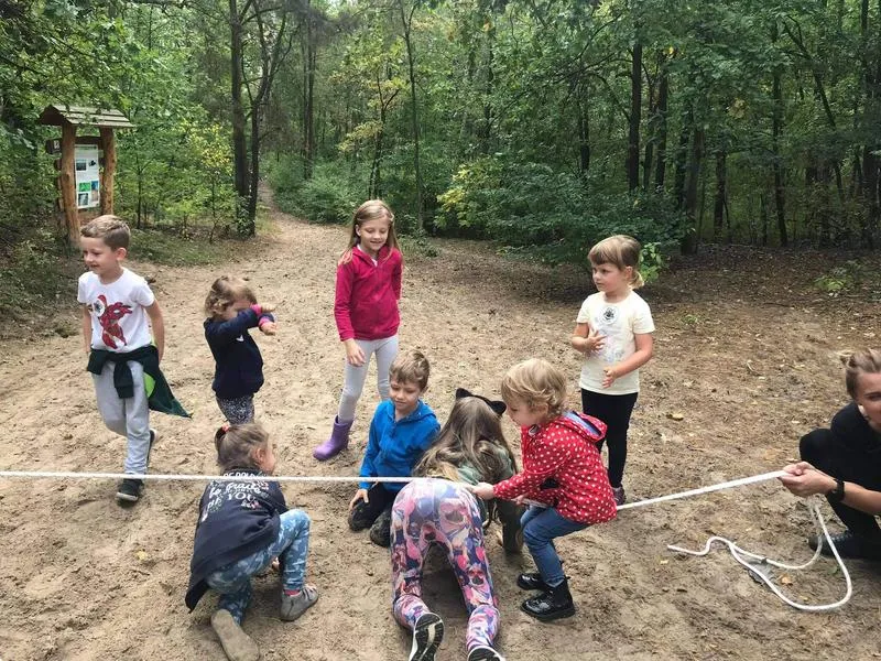 Tworzenie niezapomnianych przygód: Jak przygotować gry terenowe dla dzieci – kompletny poradnik organizacji