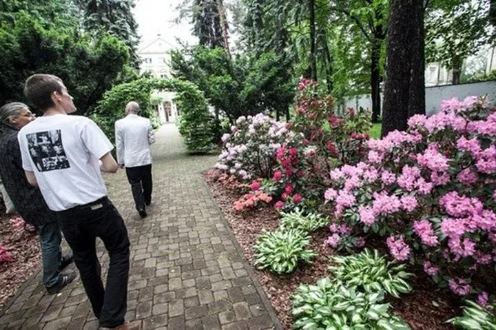 Grawitacja w kosmosie i na Ziemi