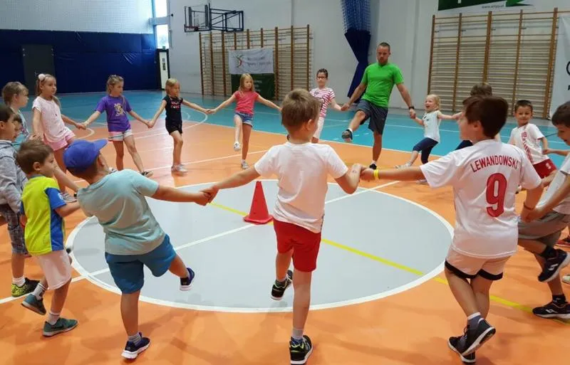 Gry i zabawy ruchowe