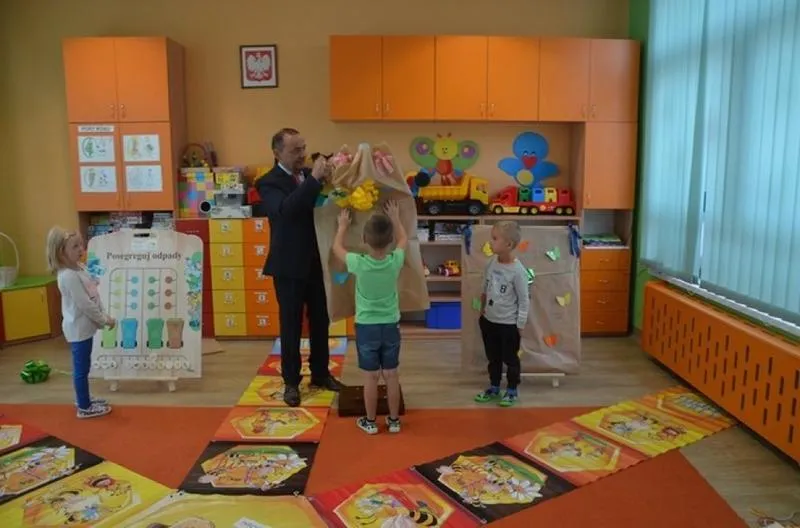 Tradycyjne vs nowoczesne narzędzia edukacyjne